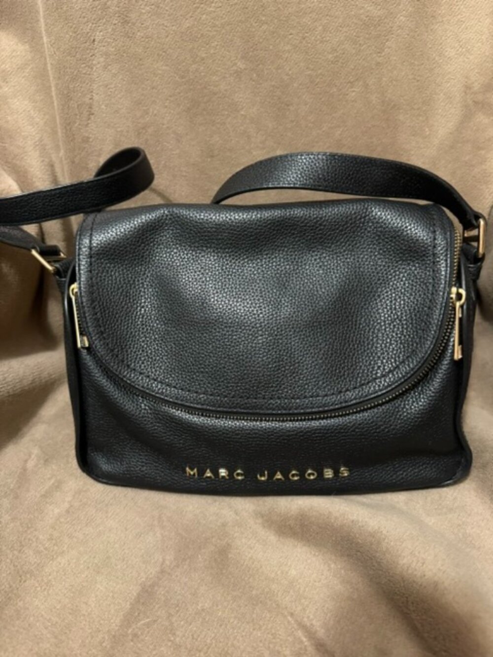 Marc Jacobs black pebbled leather crossbody flap bag LIKE NEW